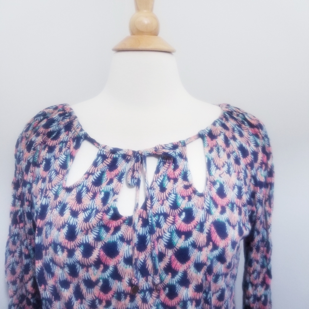 Lucky Brand blue keyhole top Size Large